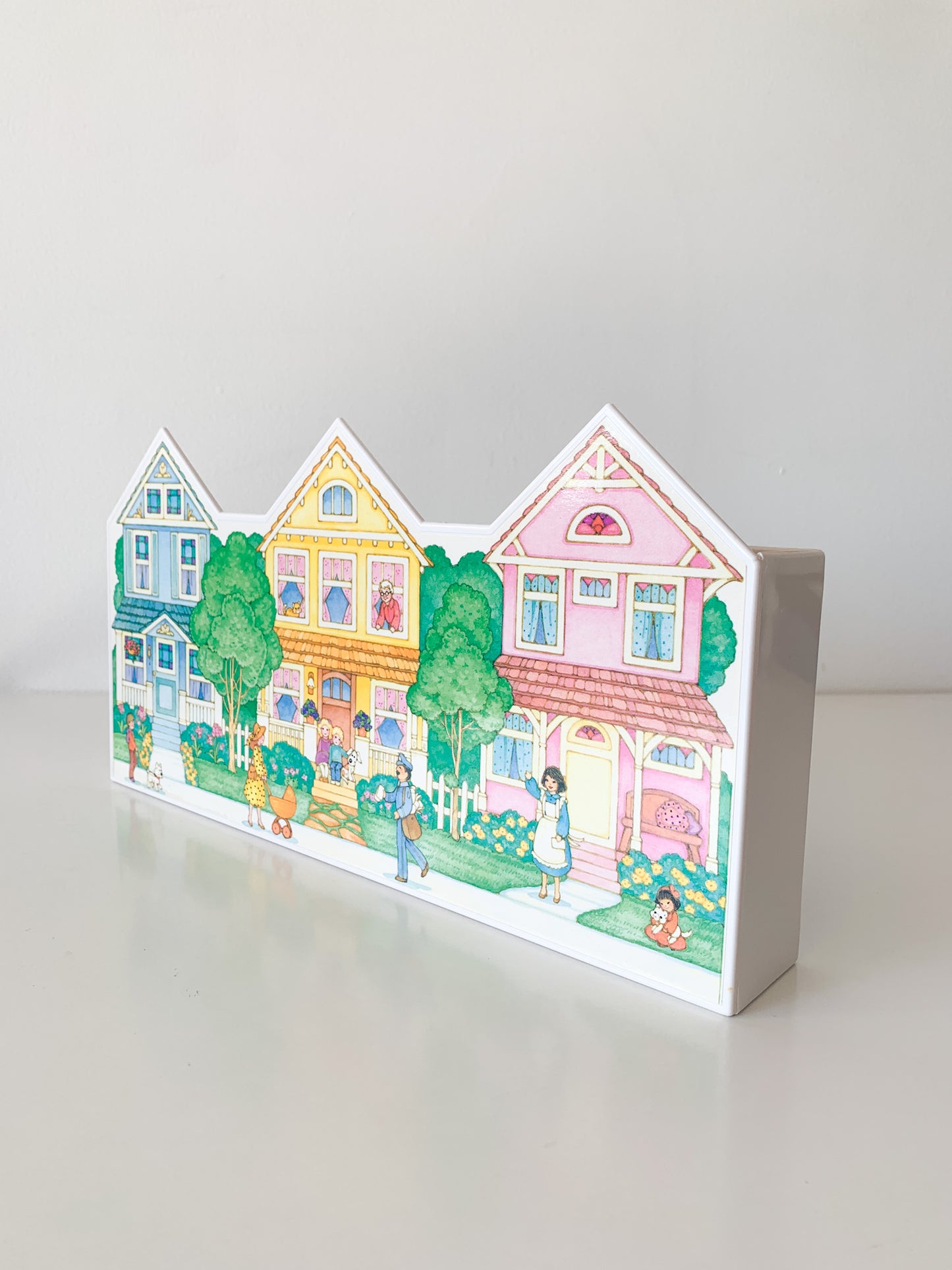 Vintage Neighborhood Organizer
