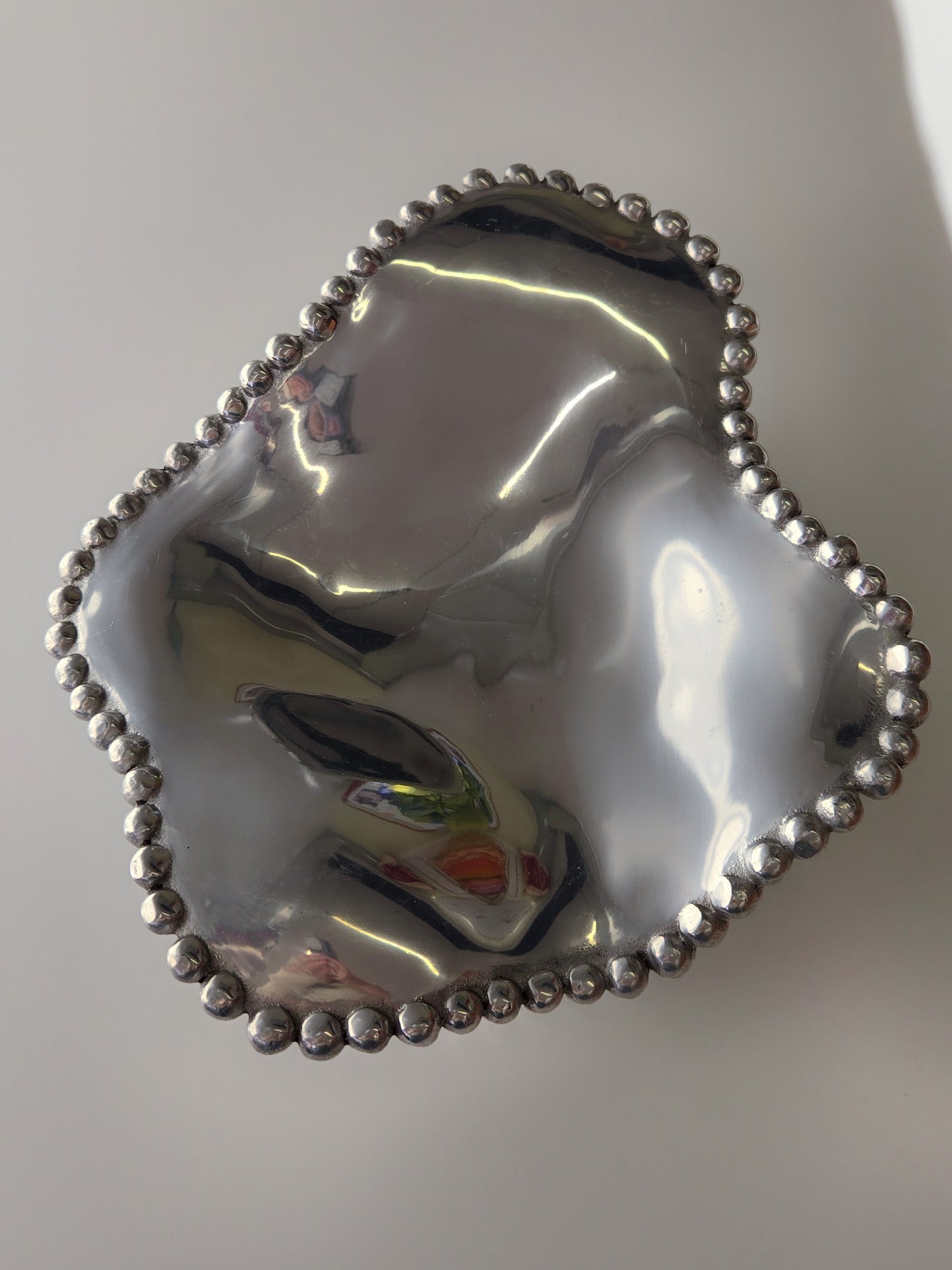 1997 Mariposa String of Pearls Wavy Tray