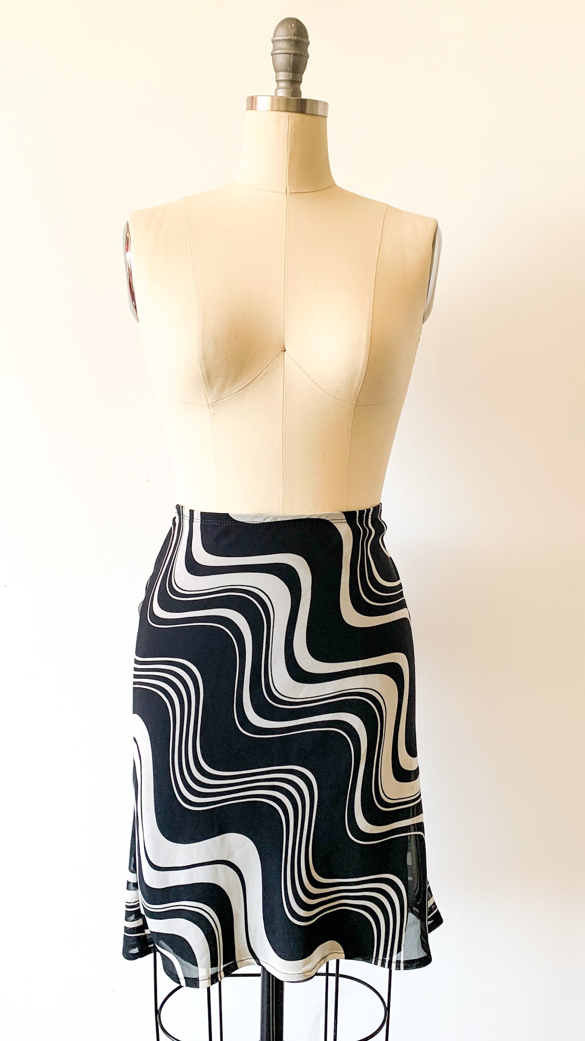 Y2k Black + White Wave Skirt