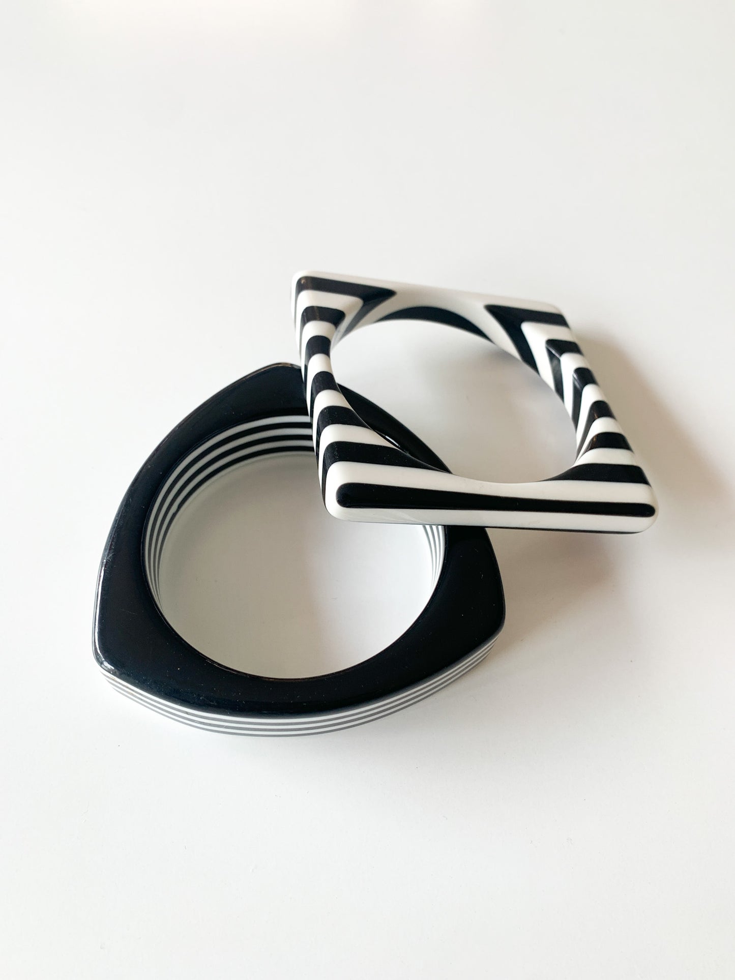 B+W Stripe Acrylic Bracelet, set of 2.