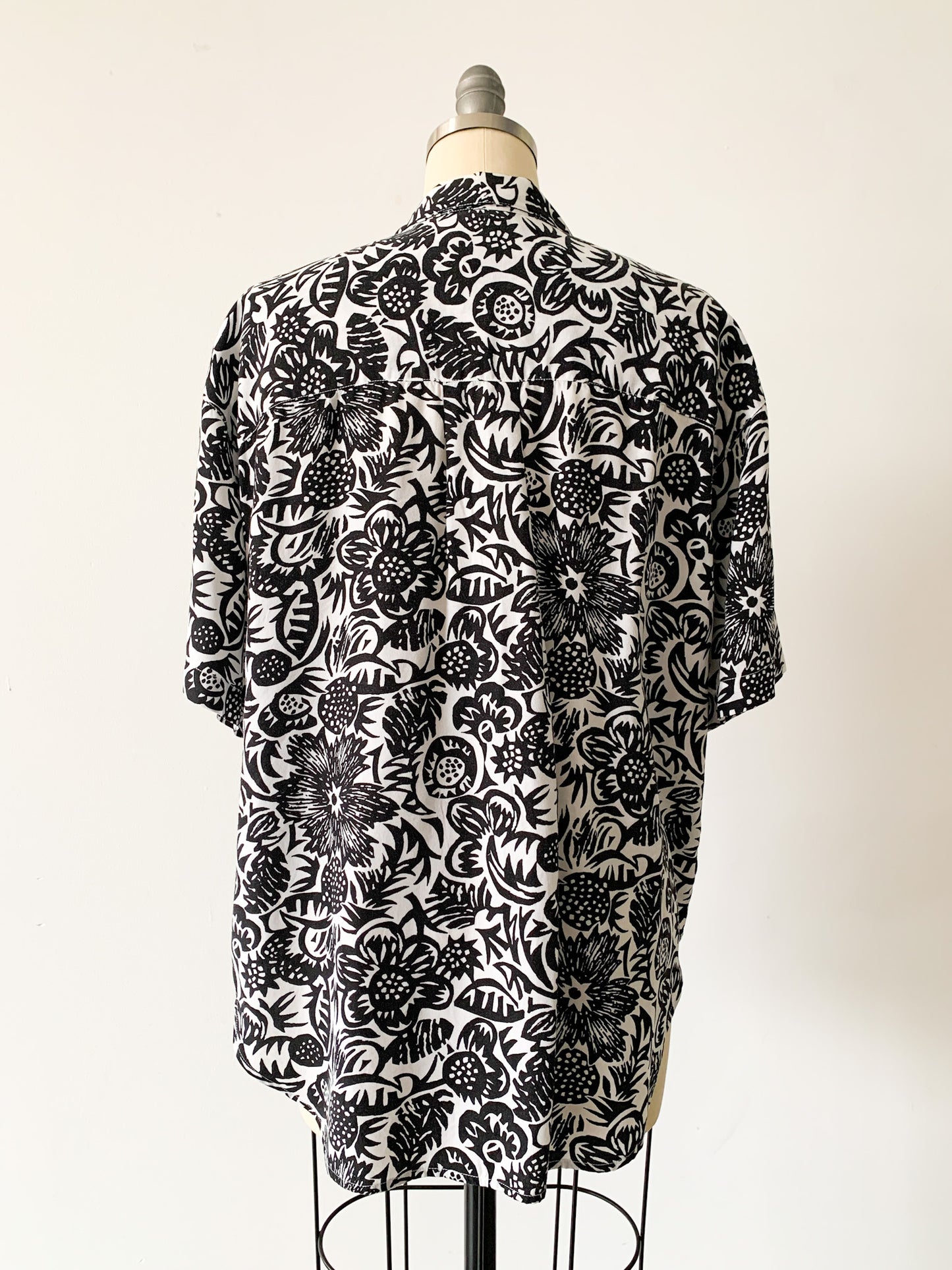 B+W Floral Stamped Camp Top