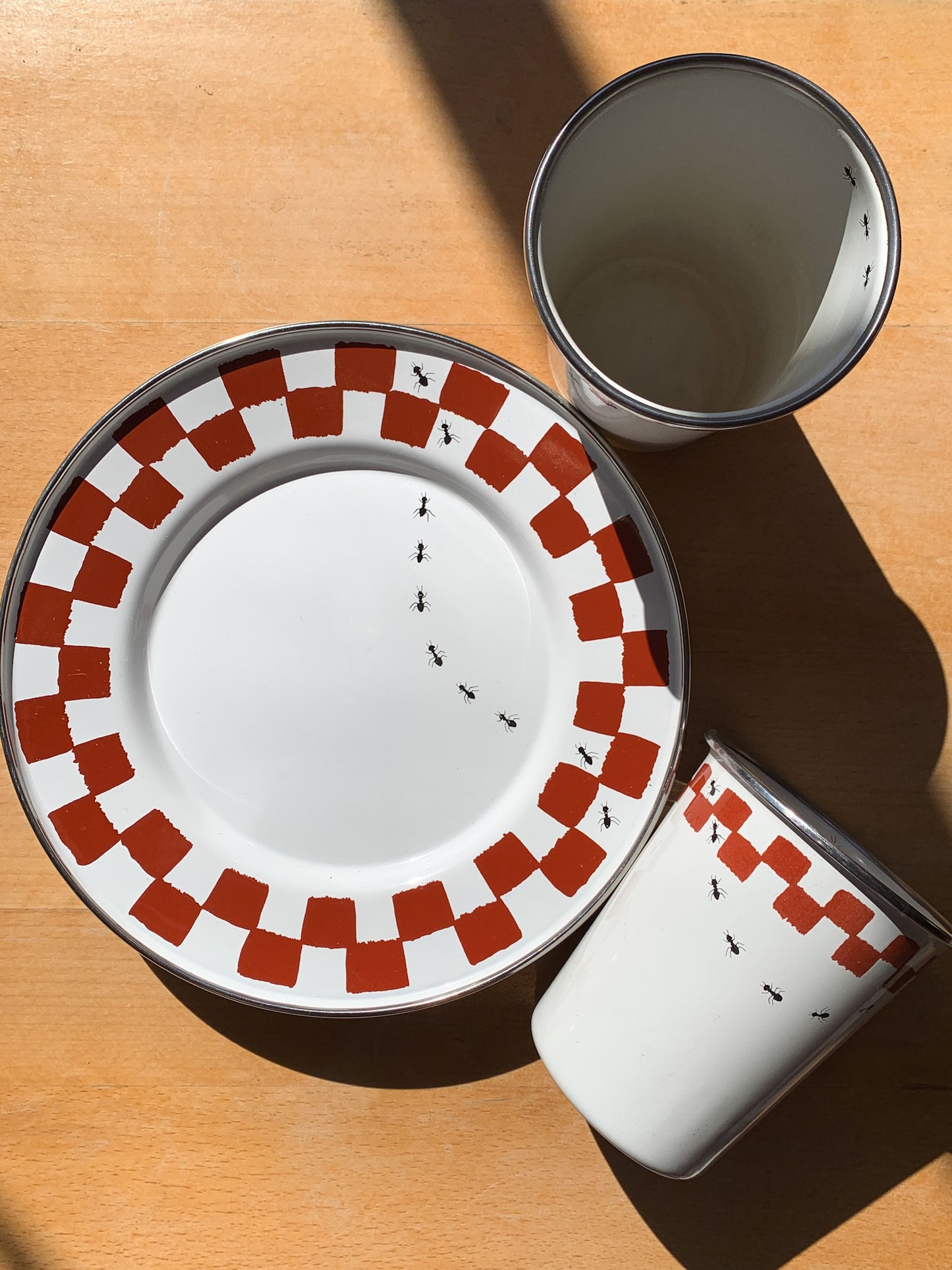 Ant Picnic Plates + Cups, set of 6.