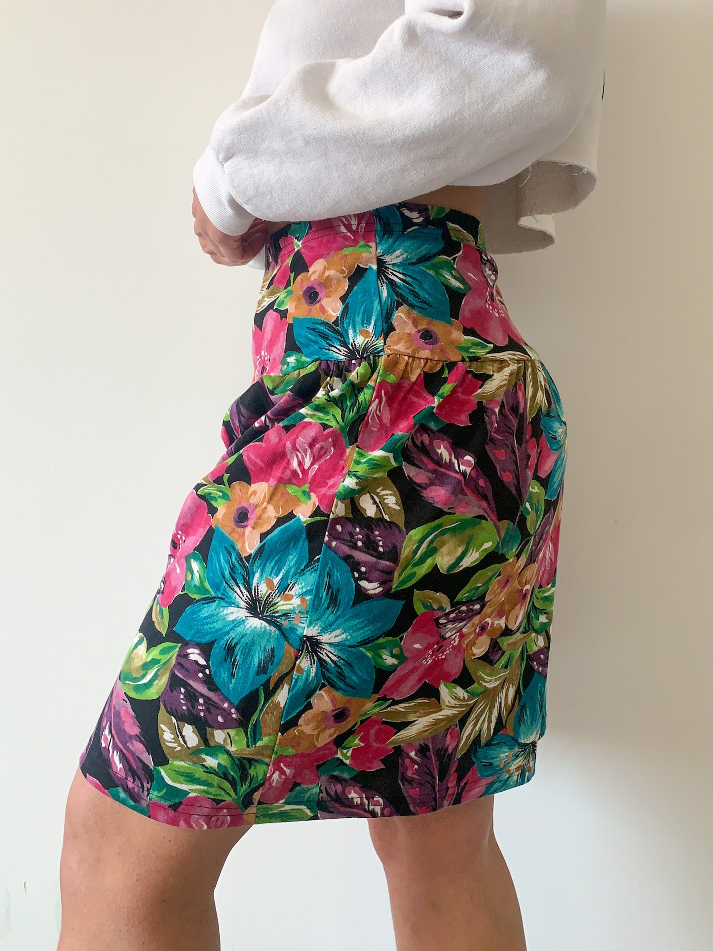 80s Drop Waist Floral Short