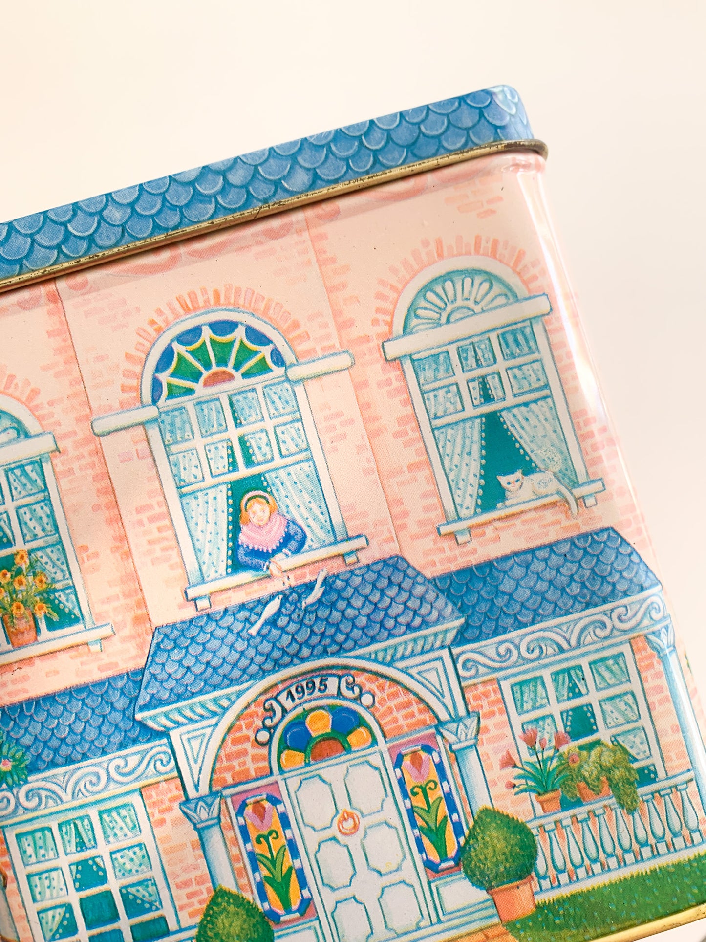 c.1995 Novelty Pink House Tin Box